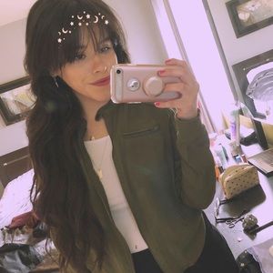 Meet your Posher, Ivon